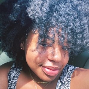 Meet your Posher, Briana